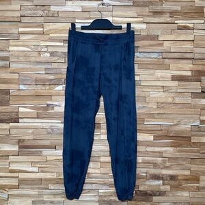 Lucy | Lightweight Jogger | Training | Camo Black/Grey | XS